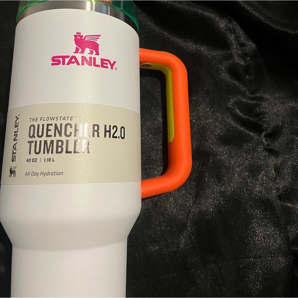 Stanley Quencher H2.0 FlowState Tumbler 40oz
